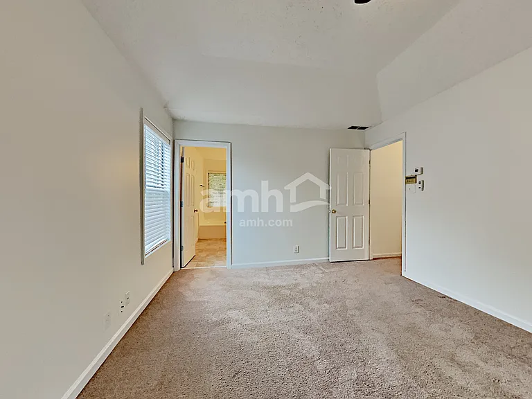 305 Saddle Bridge Dr — Photo 14