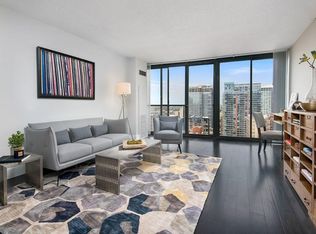 825 S State St, Chicago, IL 60605