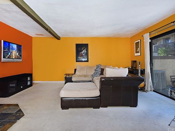 3rd image of 21515 Erwin St Unit 11