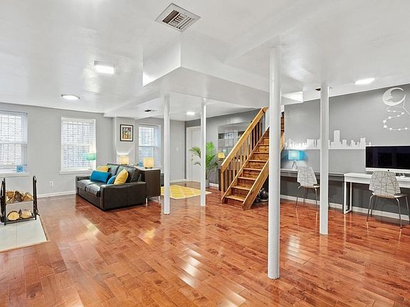 2nd image of 475 7th Ave APT 1RR