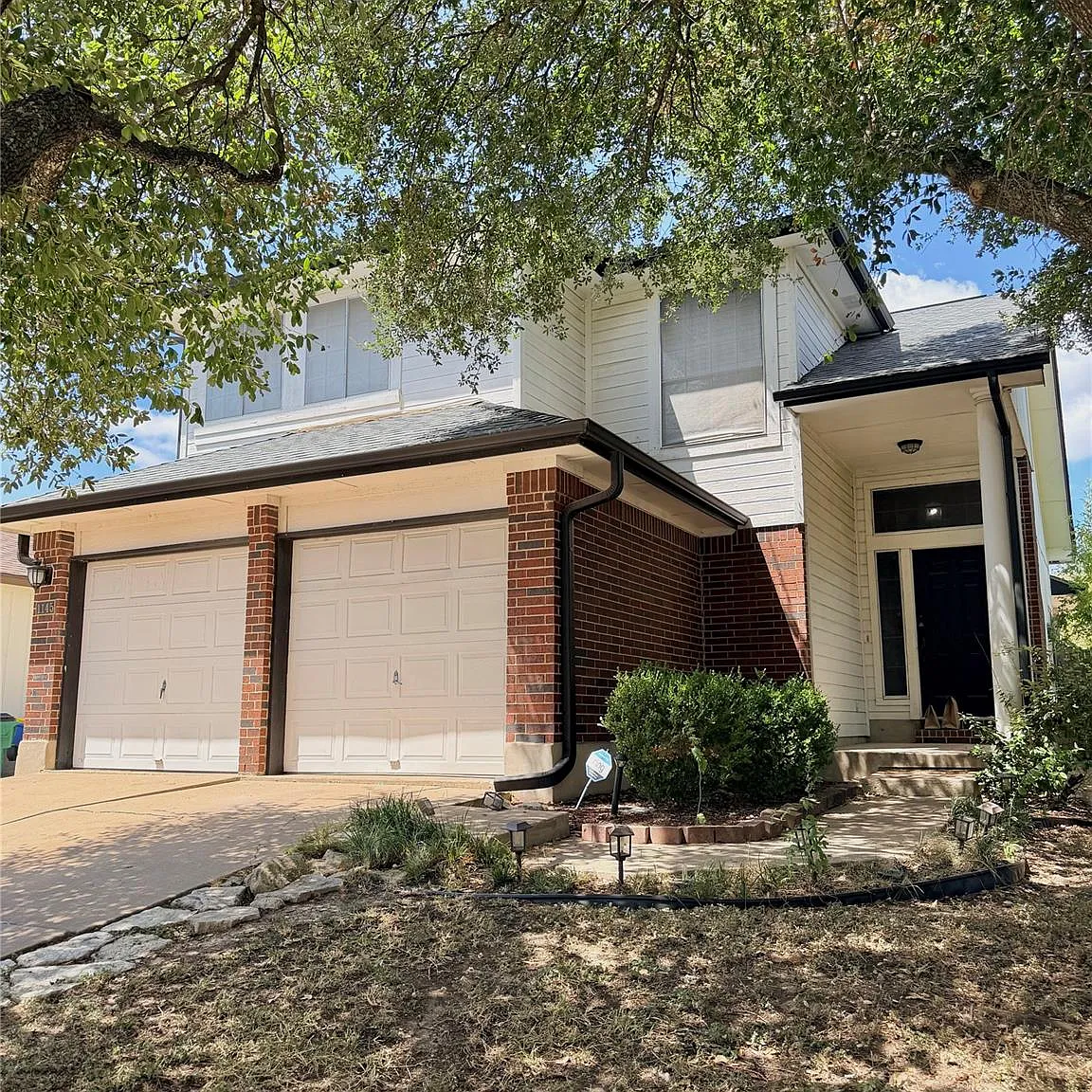 4 bed, 2.5 bath, 1599 sqft, $2,000 — Photo 1