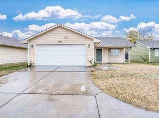 5815 E Pembrook St, Wichita, KS 67220