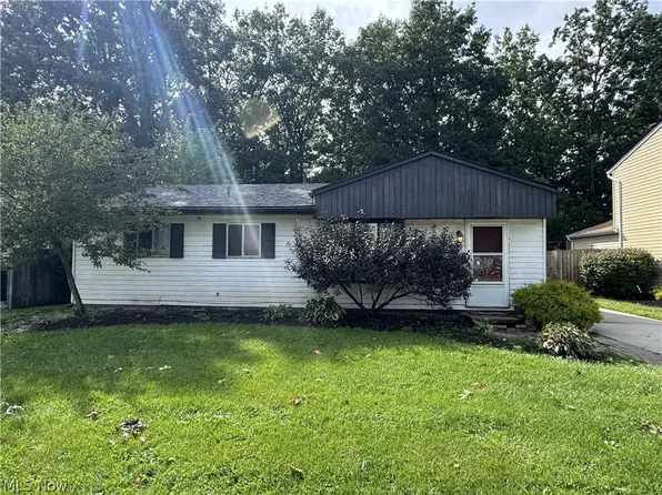 371 Trailwood Dr, Painesville, OH 44077