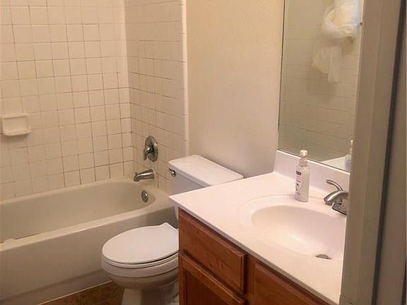 3rd image of 9109 Georgian Dr #A