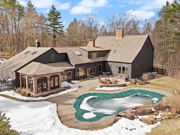 2nd image of 85 Townsend Farm Rd