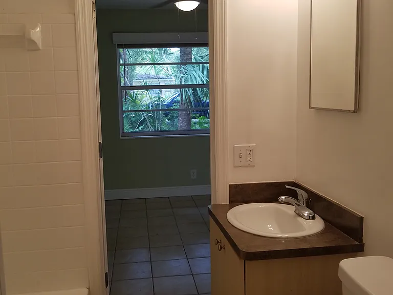 916 W Las Olas Blvd — Photo 9