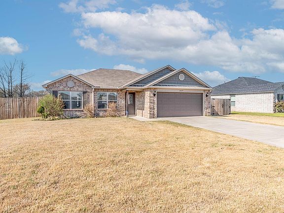 2nd image of 2429 Lancashire Ln