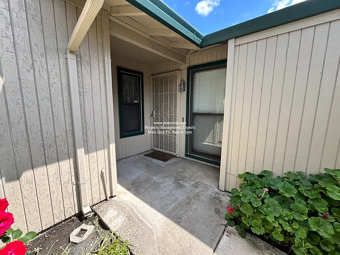 6019 Carolina Cir — Photo 3