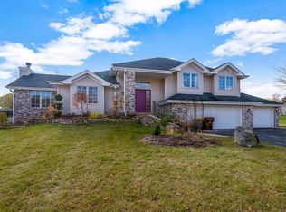 6667 Rolling Hedge Ln, Rockford, IL 61108