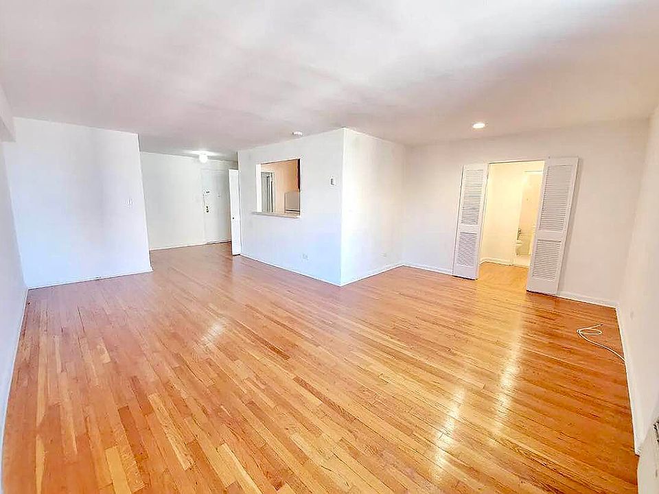 1st image of 315 Ocean Pkwy #32