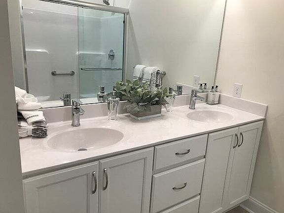 4th image of 200 Chapel Ct #211