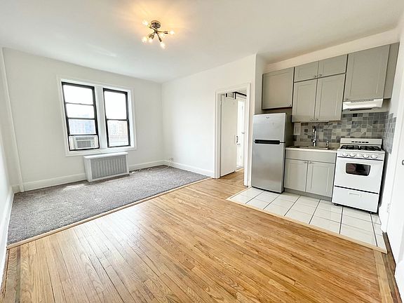 2nd image of 4342 45th St #4