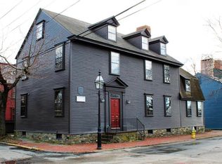 39 Washington St, Newport, RI 02840