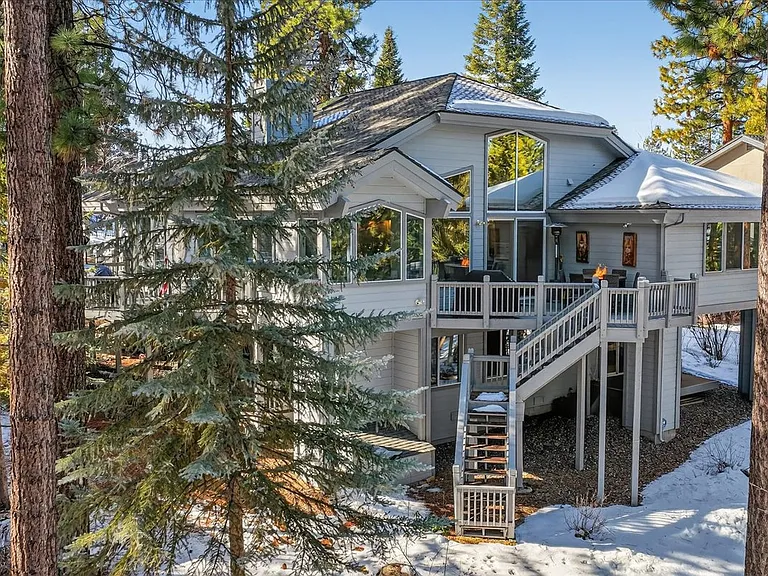1264 Hidden Woods Dr — Photo 2