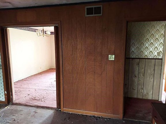 5th image of 1716 S Robison Rd