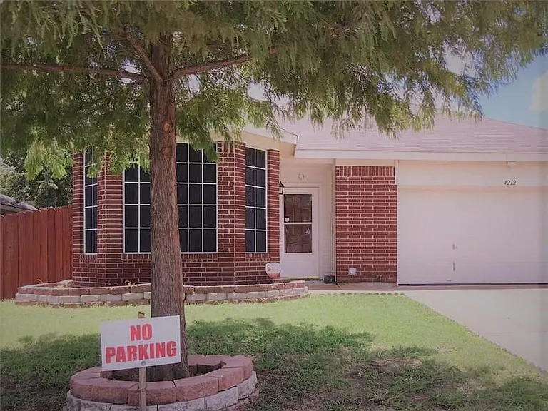 4212 Park Village Ct — Photo 2