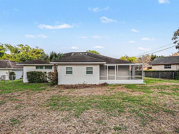 2nd image of 4643 VALLEY VIEW DRIVE W