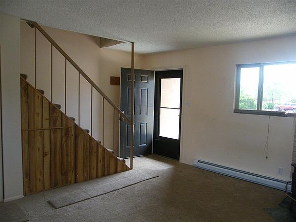 5th image of 71 Park Ln APT B