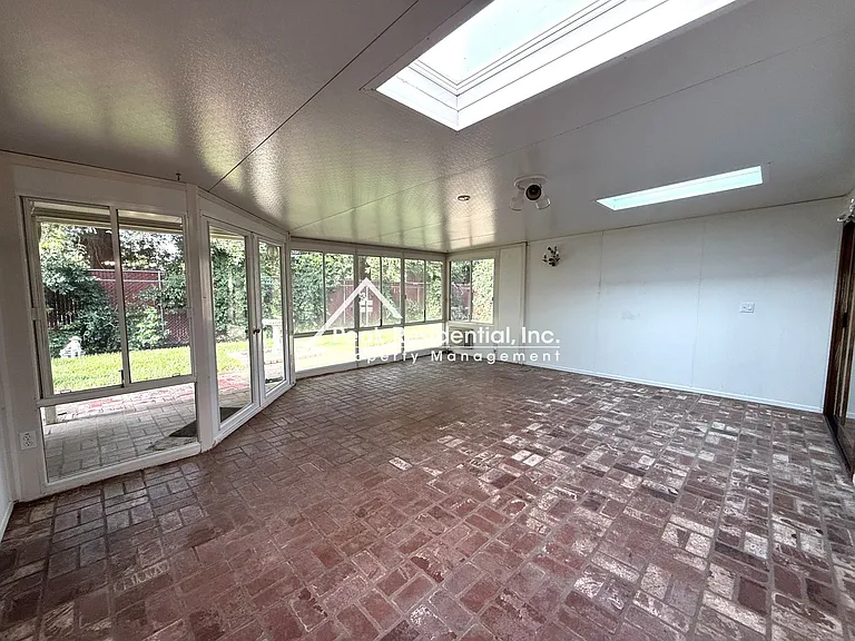 5706 Jeff Way — Photo 22