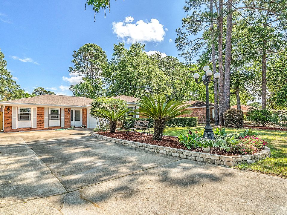 1st image of 1004 Valparaiso Blvd