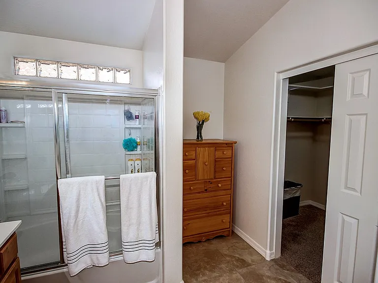 12754 W Desert Mirage Dr — Photo 4