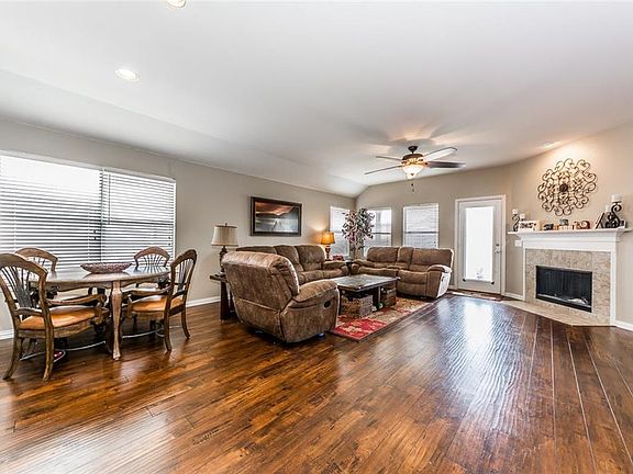 4th image of 215 Shadybrook Dr