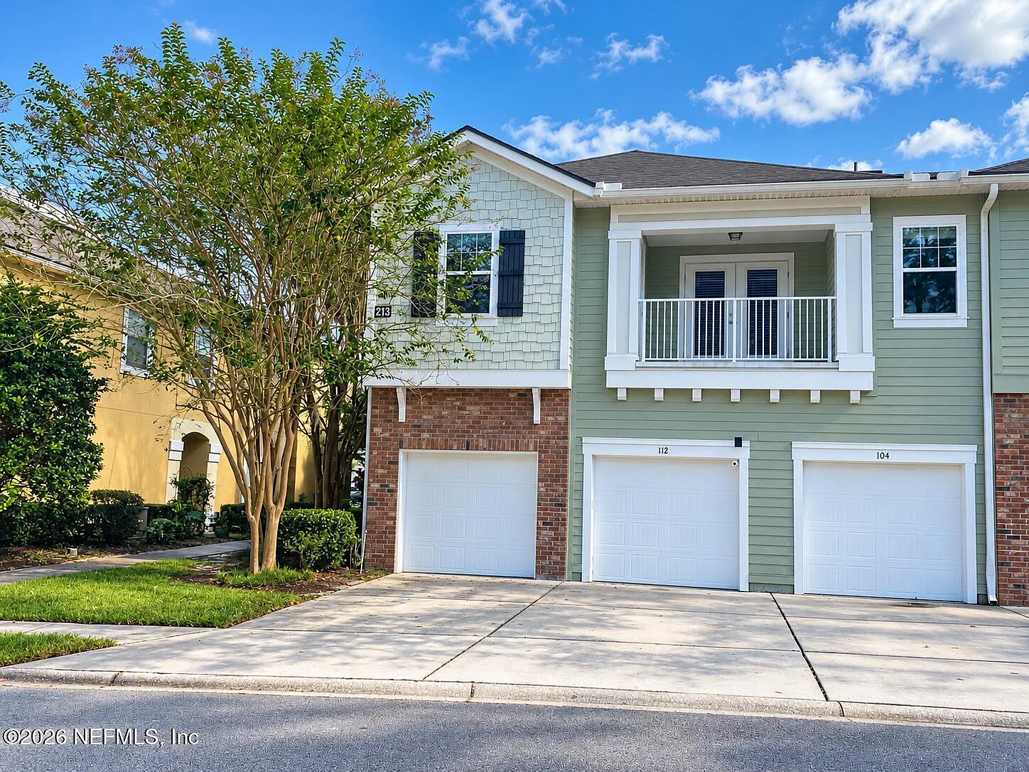 3 bed, 2.0 bath, 1337 sqft, $1,777 — Photo 1