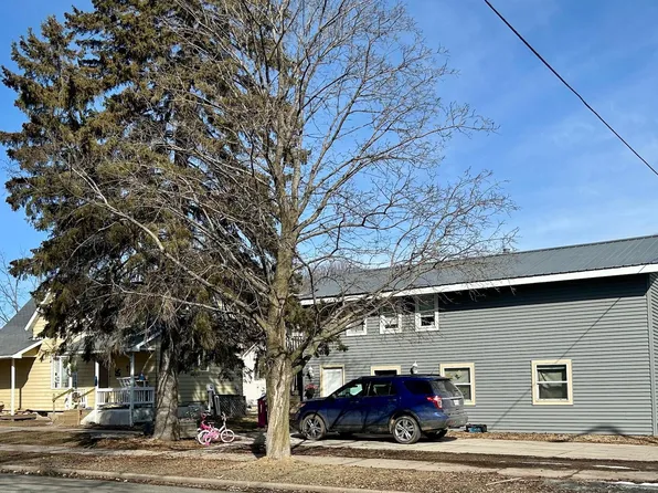 208 4th St, Centuria, WI 54824
