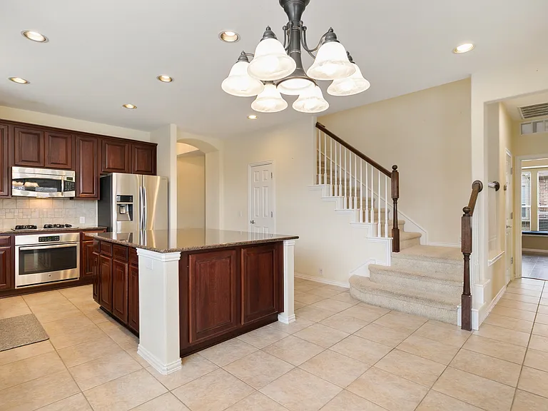 5128 Oceana Dr — Photo 16
