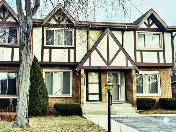 749 Wellington Dr, Dyer, IN 46311