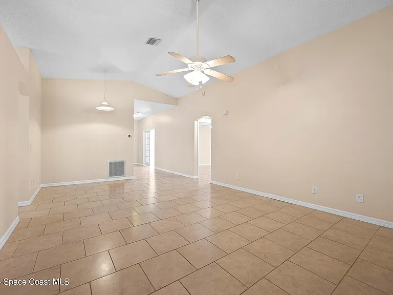 4800 Manchester Dr — Photo 6
