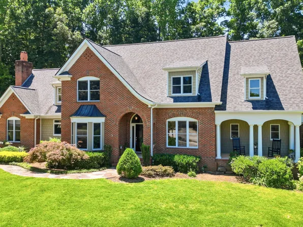 9542 Legacy Oaks Dr, Ooltewah, TN 37363