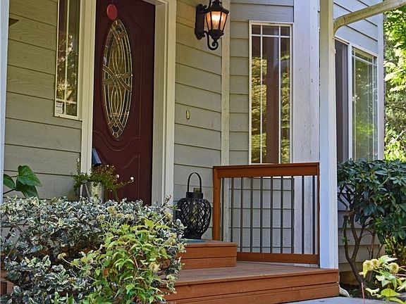 2nd image of 506 21st Avenue Ct E