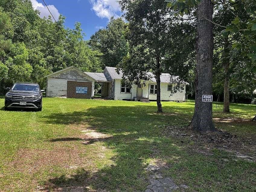 1st image of 410 Shady Ln