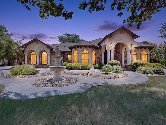 2nd image of 116 Roble Roja Dr