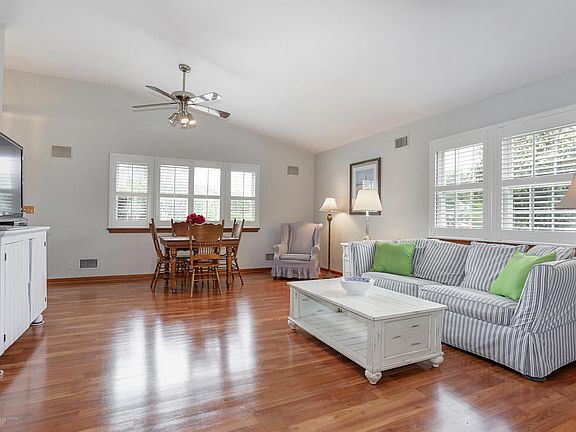 4th image of 720 Baltimore Blvd