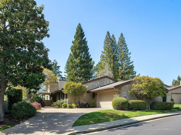 420 Ridge Gate Rd, Orinda, CA 94563