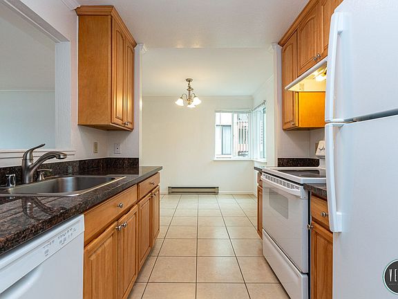 5th image of 464 Miller Ave #8