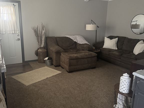2nd image of 1113 Hill St