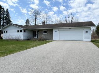 8887 Galbraith Rd, Cheboygan, MI 49721