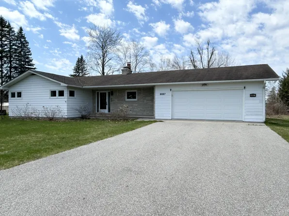8887 Galbraith Rd, Cheboygan, MI 49721