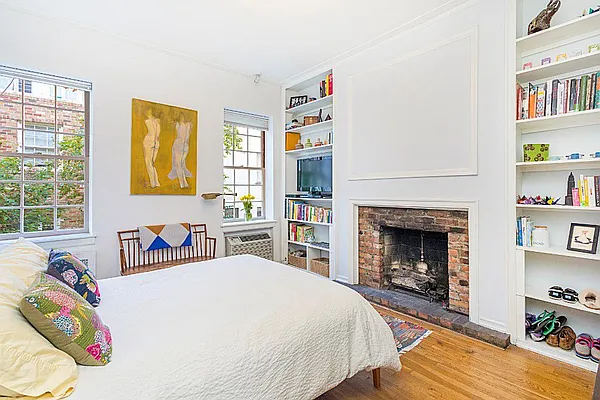 Sold by Living New York | media 13