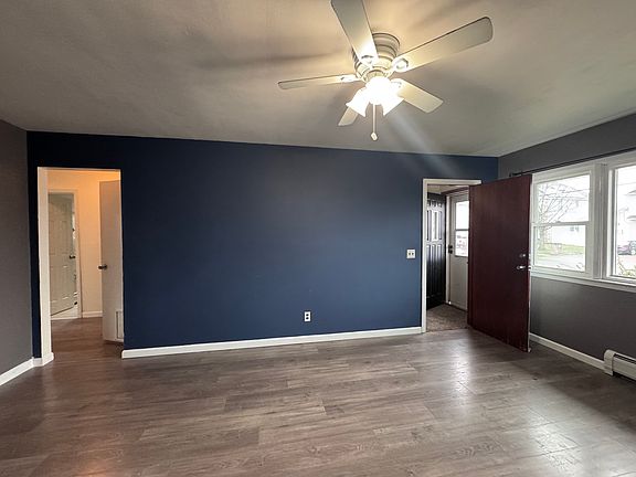 4th image of 35 Berkley Blvd Unit 1