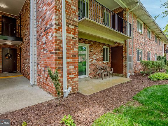 5th image of 209 Victor Pkwy Unit 209A