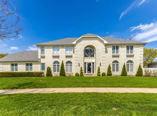 1801 N Dover Ct, Arlington Heights, IL 60004