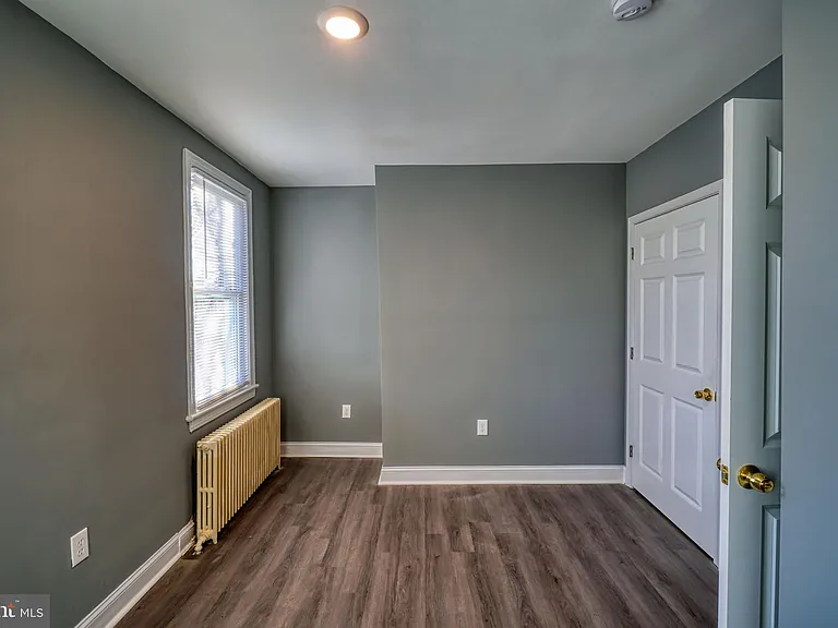 400 Douglas St NE #102 — Photo 15