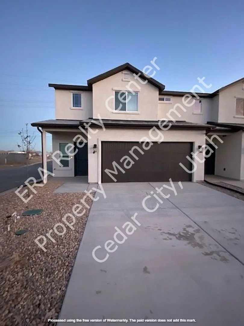 Move-In Discount!! - 3 Bed - 2.5 Bath - Large Condo - 2 Car Garage — Photo 1
