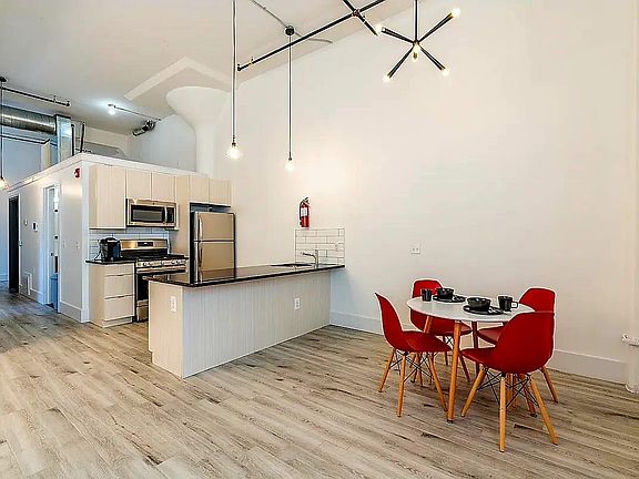 2nd image of 310 Hoyt St #113