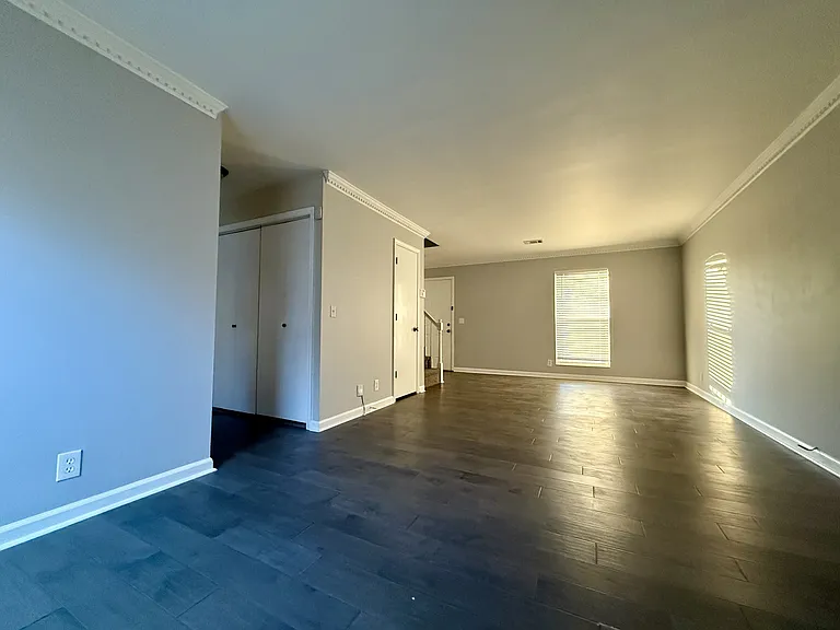 5801 Labrador Ln — Photo 5