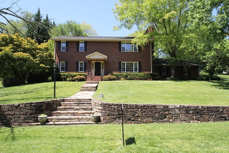 515 Stonewall St